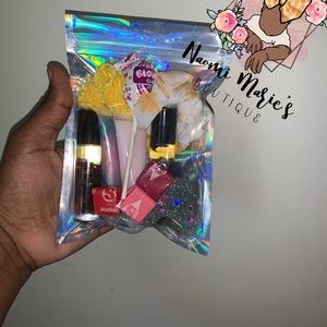Lipgloss and keychains